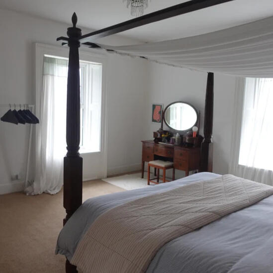 Bedroom 3, four-poster bed
