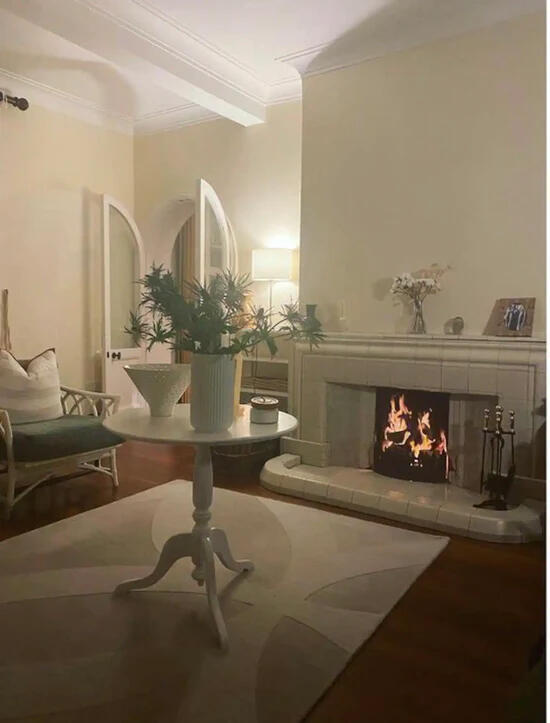 Art deco fireplace in the drawing room